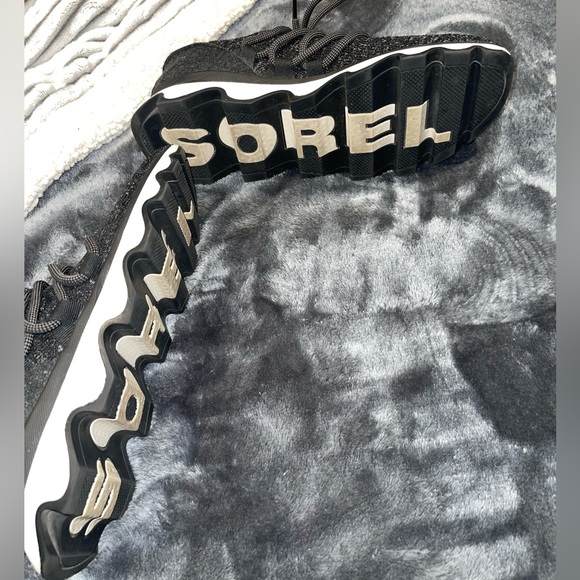 SOREL tennis shoes - Picture 4 of 5